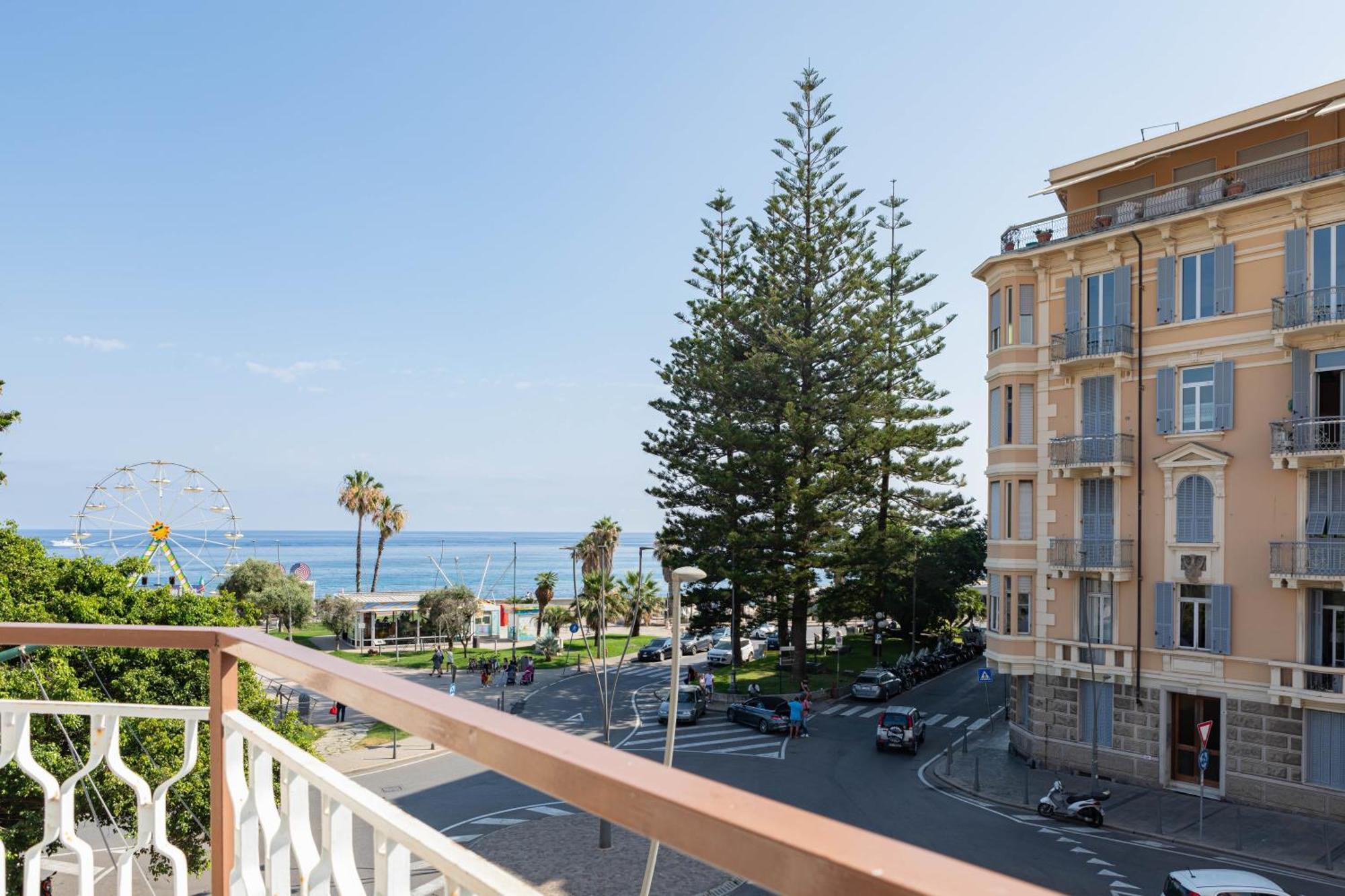 H11 Casa Tecla Centro-Mare Apartment Sanremo Exterior photo